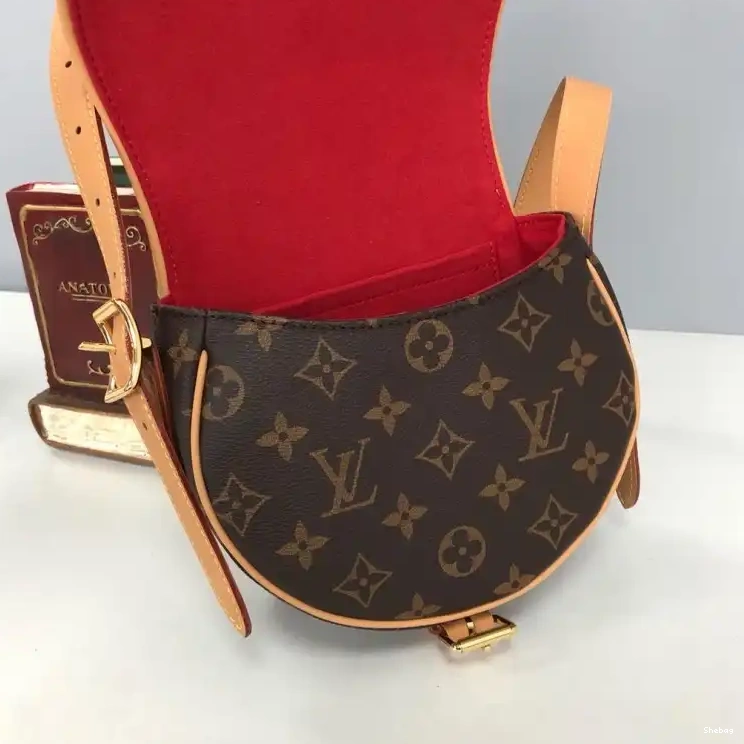 19B570257 Bags LV 0715